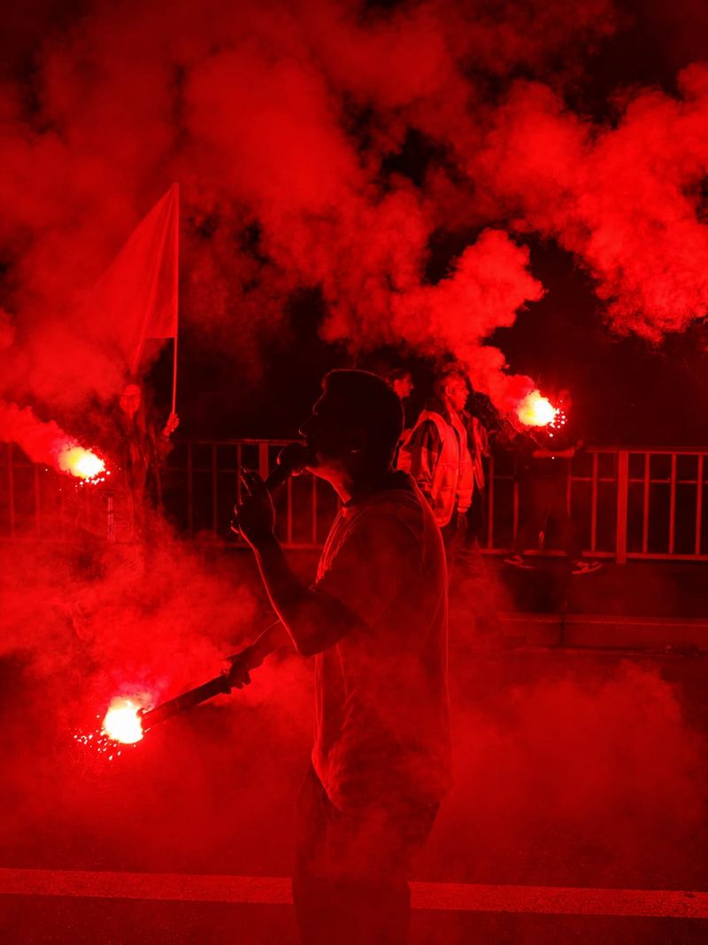 Immense marche aux flambeaux pour sauver l'hôpital des Mureaux !!!!