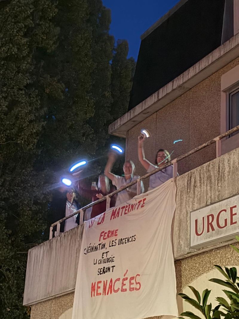 Immense marche aux flambeaux pour sauver l'hôpital des Mureaux !!!!